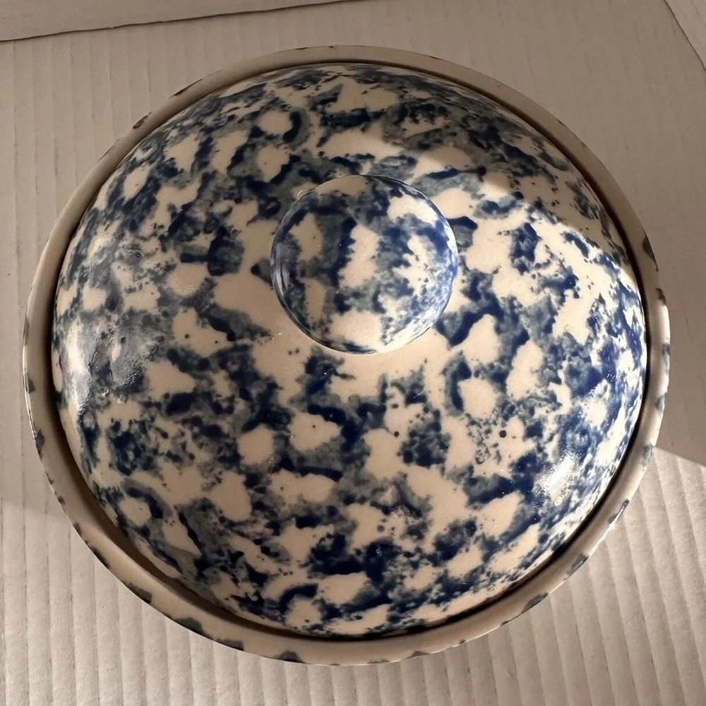 Tienshan Folk Craft Sponge Grease Jar Blue‎ White Stoneware Lidded Crock Heart